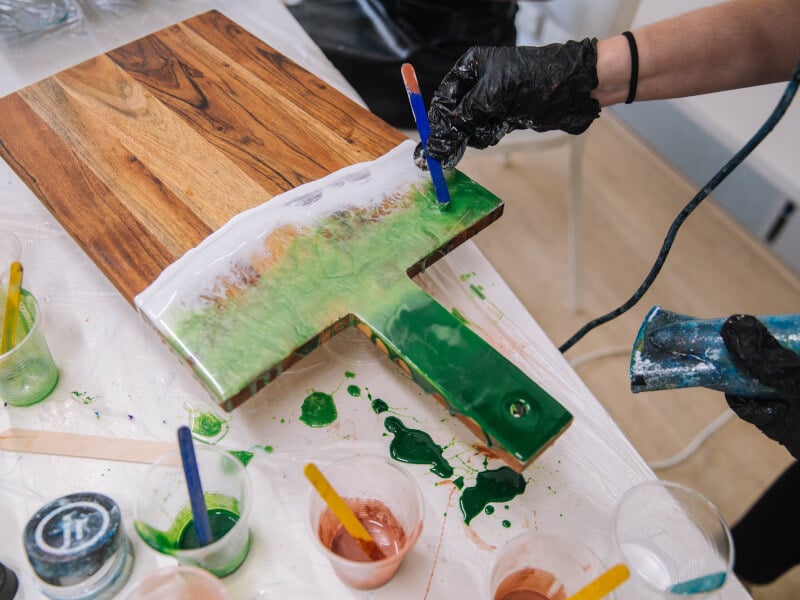 DIY resin cheeseboard
